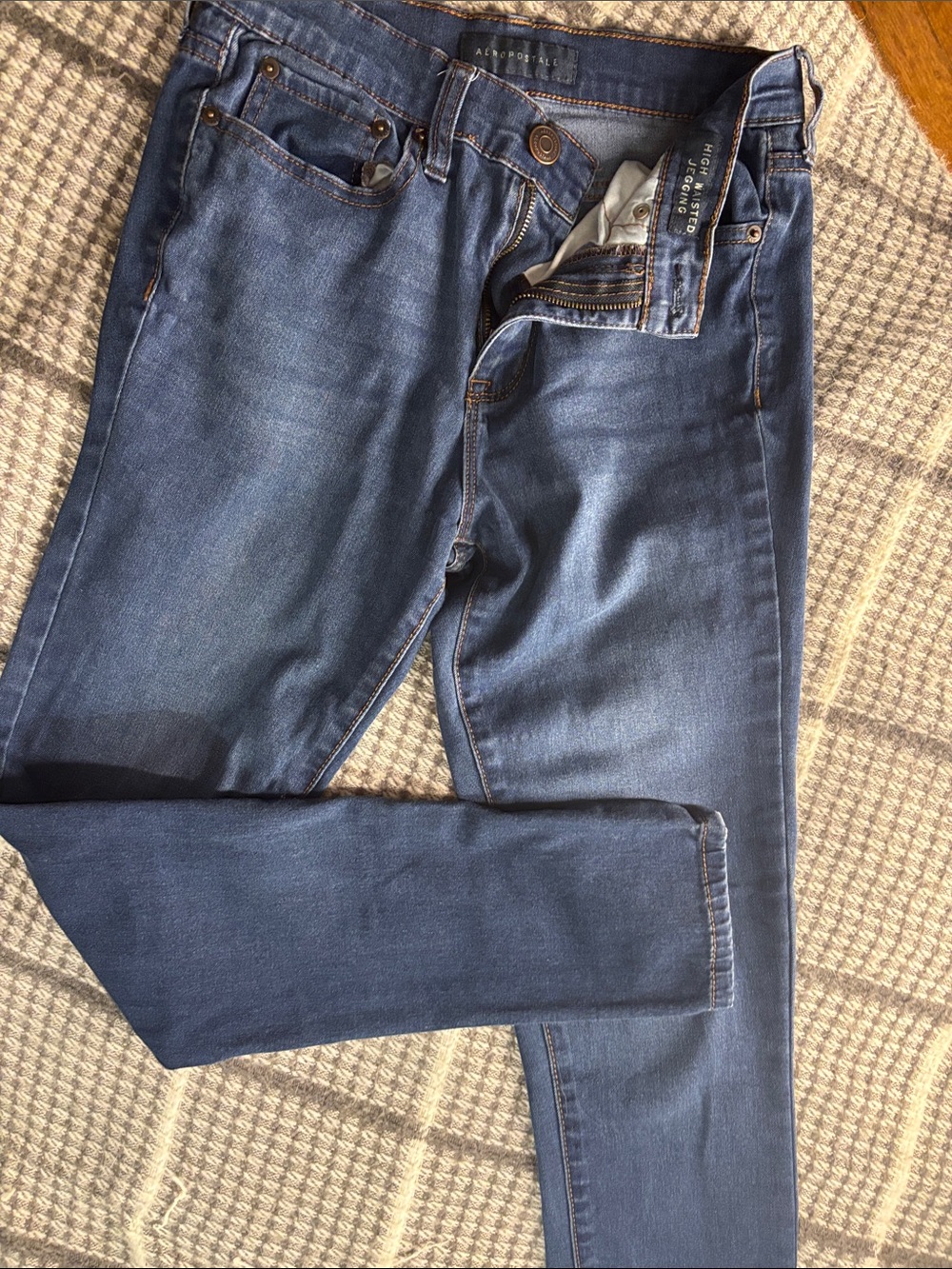 Aeropostale Women’s Skinny Jeggings - Dark Blue Wash